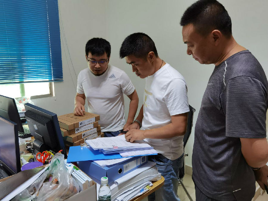 壓緊壓實(shí)安全責(zé)任 直奔問題督出實(shí)效3.jpg 34f5661a75303b6305aad02e66d81a1a.jpg